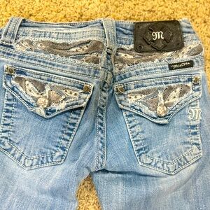 Miss Me Boot Cut Blue Jeans. US 25.